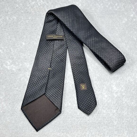 Louis Vuitton LV Mens Size Large Black 100% Silk Necktie Made In Italy - Picture 1 of 9